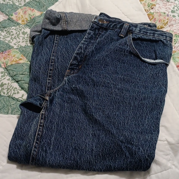 Esprit - Picture 2 of 4